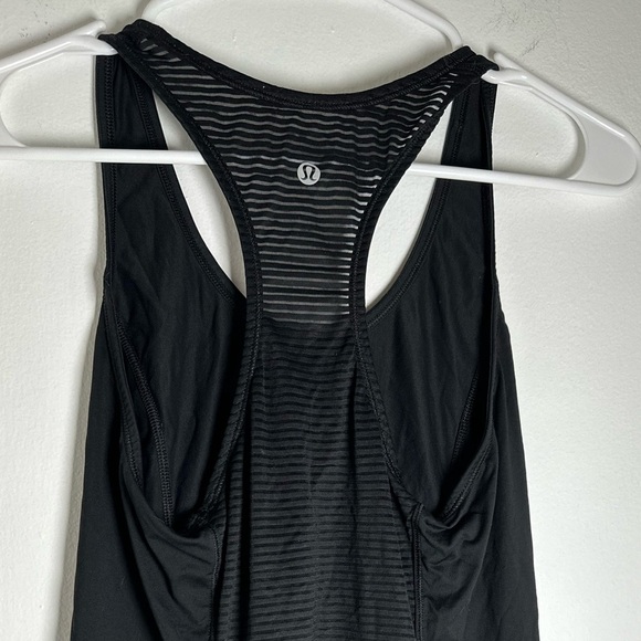 Lululemon Women’s Swiftly Tech Racerback Tank Top 2.0
Hip Length- Size 6 - Picture 3 of 4